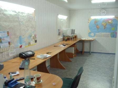 Сдам в аренду помещение под офис в самом центре Луганска (р-он Красной площади)2/5эт., 37 кв.м., хорошая мебель, кондиционер, интернет. Цена 35000 ру...