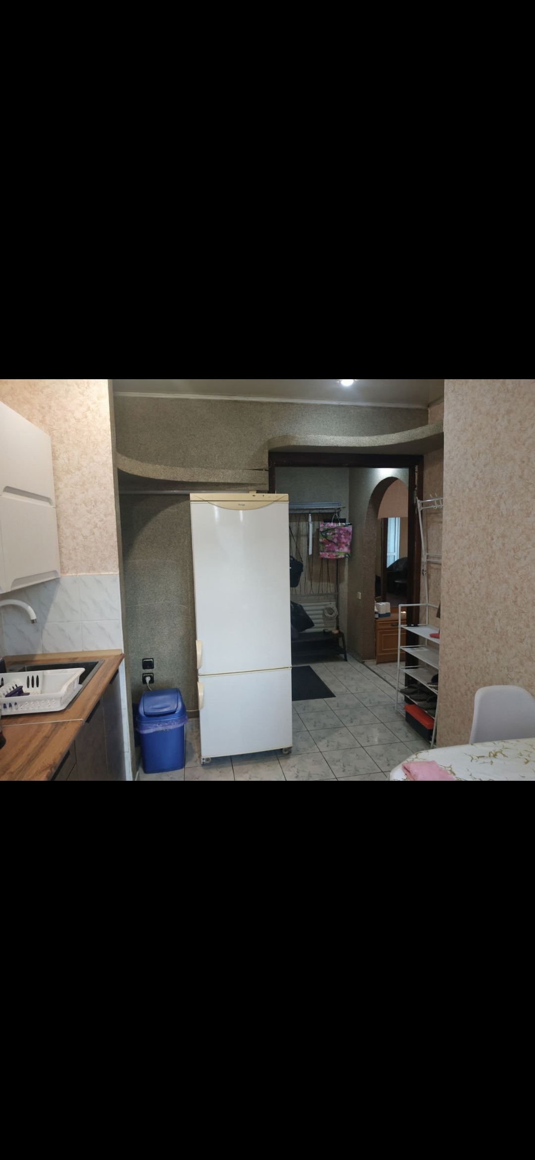 Сдам 3комн квартиру на востоке ул Учебная р-он 52-й Гимназии. Свежий ремонт, новая кухня,автономное отопление, мебель,вся быттехника, интернет, посуда, вода постоянно. Для славян! (Строителей, инженеров командированных) Не более 4-х человек! Цена-40тыс.руб,залог+ком.усл Услуги агентства разово. Набирайте +795...